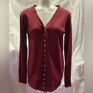 NWOT Women's Burgundy Cardigan pullover with snaps medium